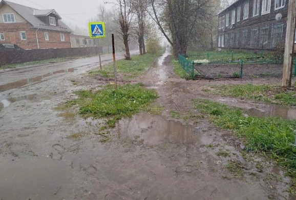 Жители Юрьевца огорчены состоянием главной улицы